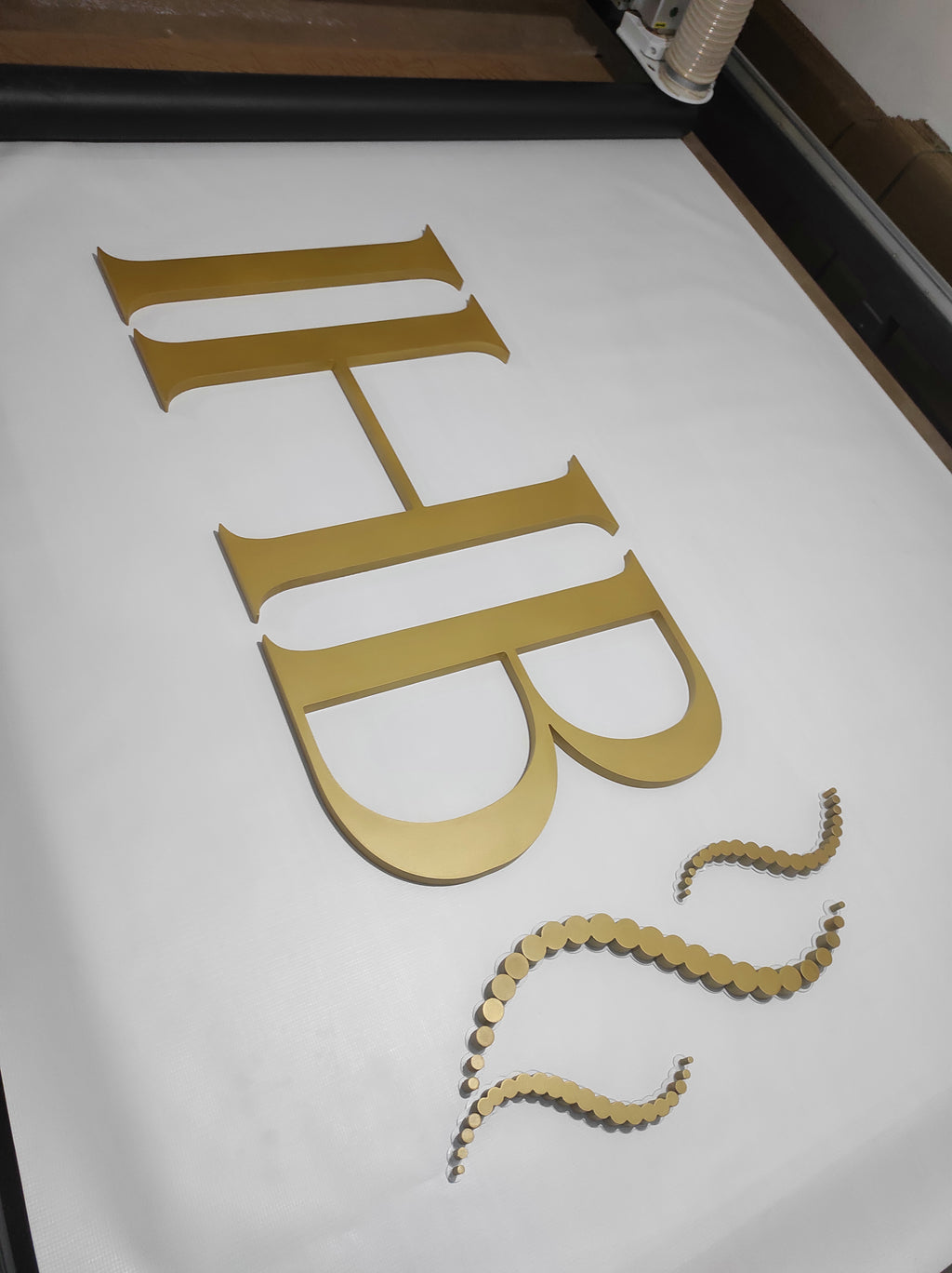 Logo em Alto Relevo 150 cm Fachada com Pintura Automotiva