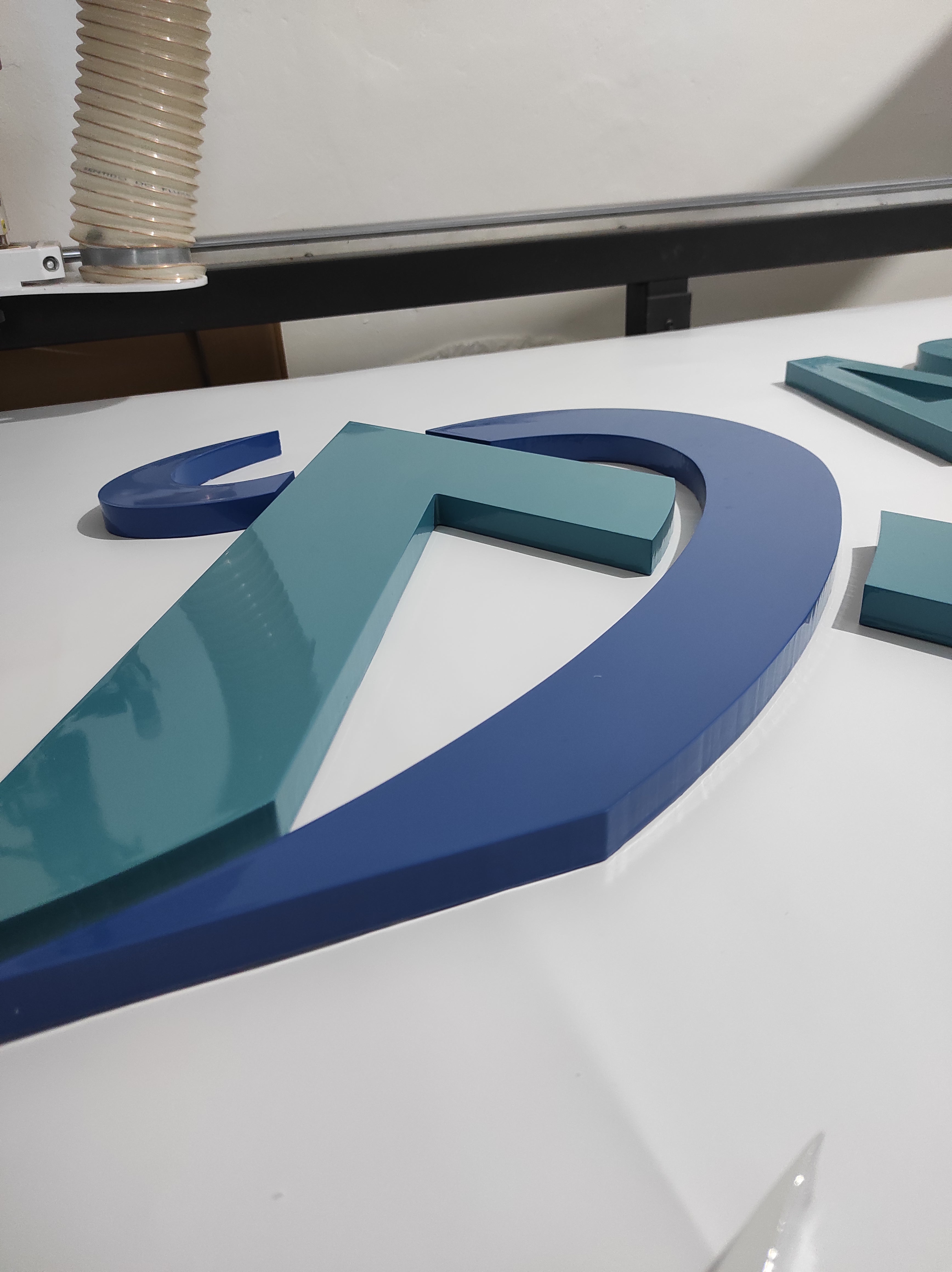 Logo Alto Relevo Pvc 20mm 400 Cm Para Fachada Personalizado