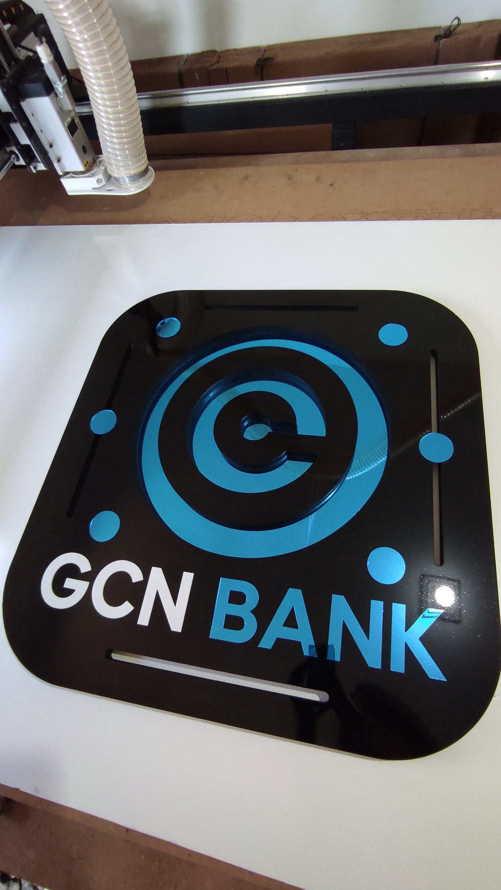 Logo Em Alto Relevo Pvc 20mm Letreiro Fachada 70cm Sua Logo Em Alto Relevo