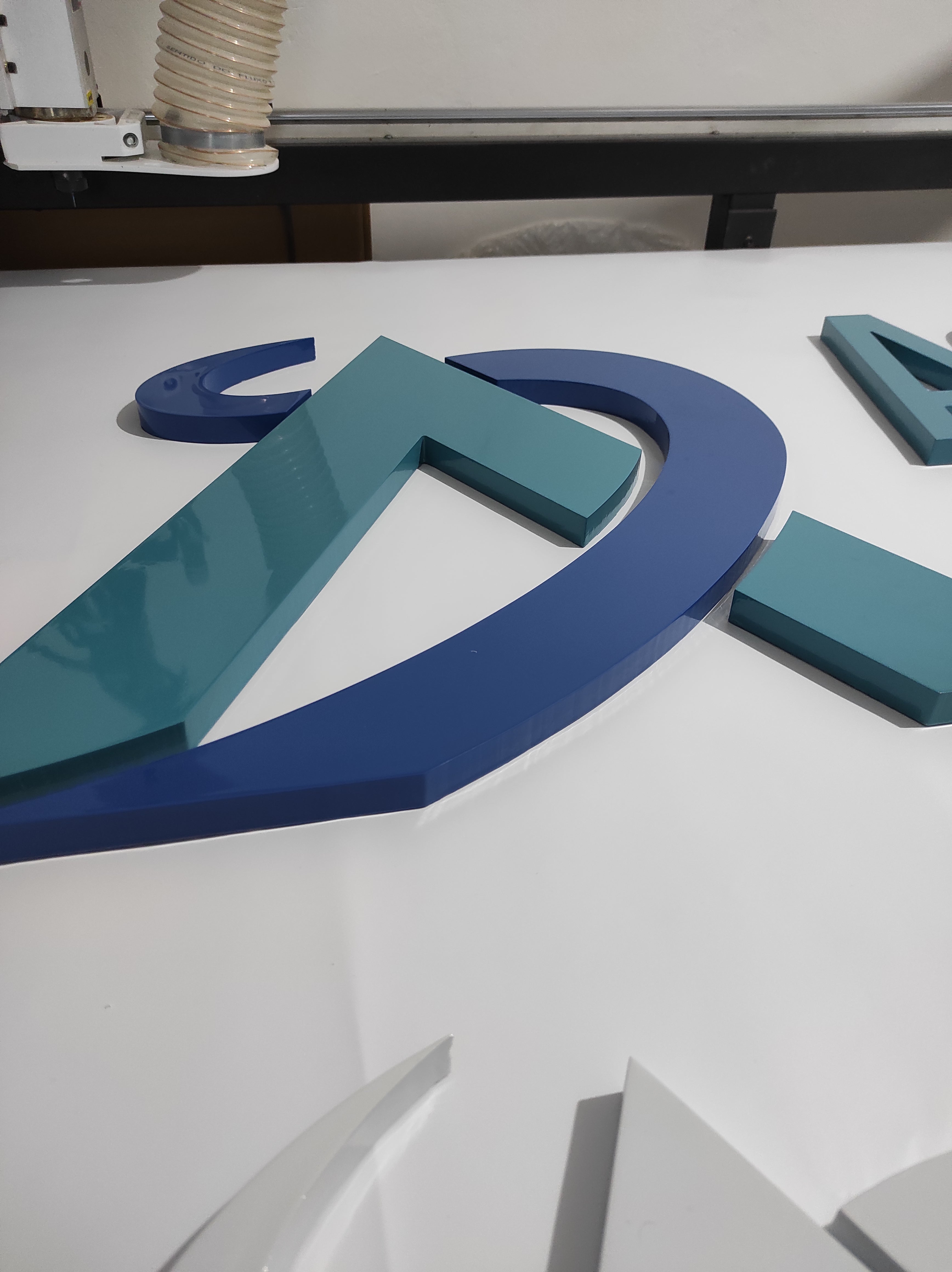 Logo Em Alto Relevo Pvc 20mm Letreiro Fachada 1,20m