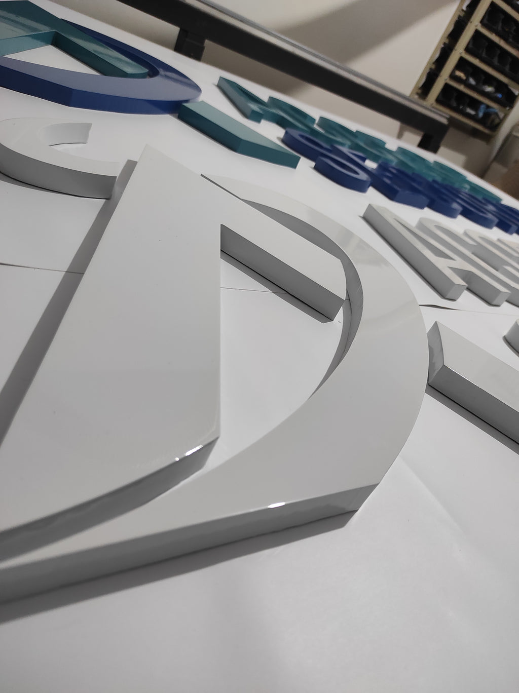 Logo Em Alto Relevo Pvc 20mm Letreiro Fachada 1,20m